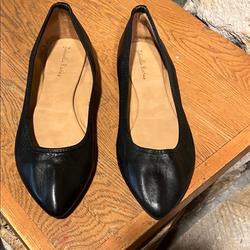 Gabriella Rocha Black Pointed-Toe Leather Flats